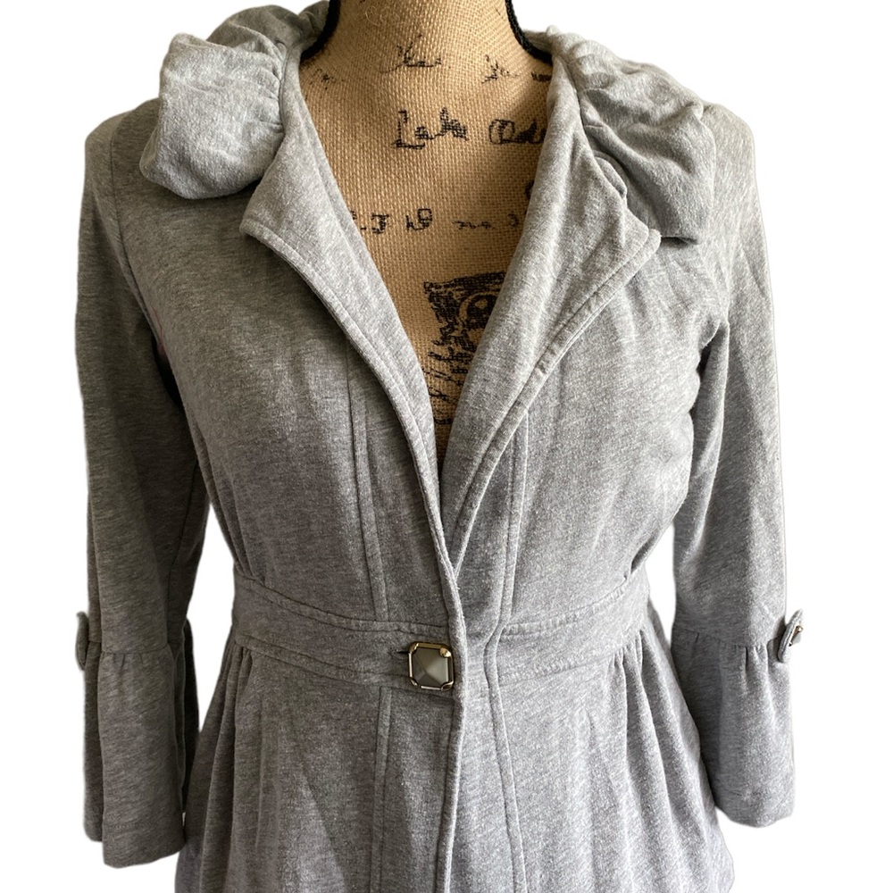 meringue • gray jacket • medium